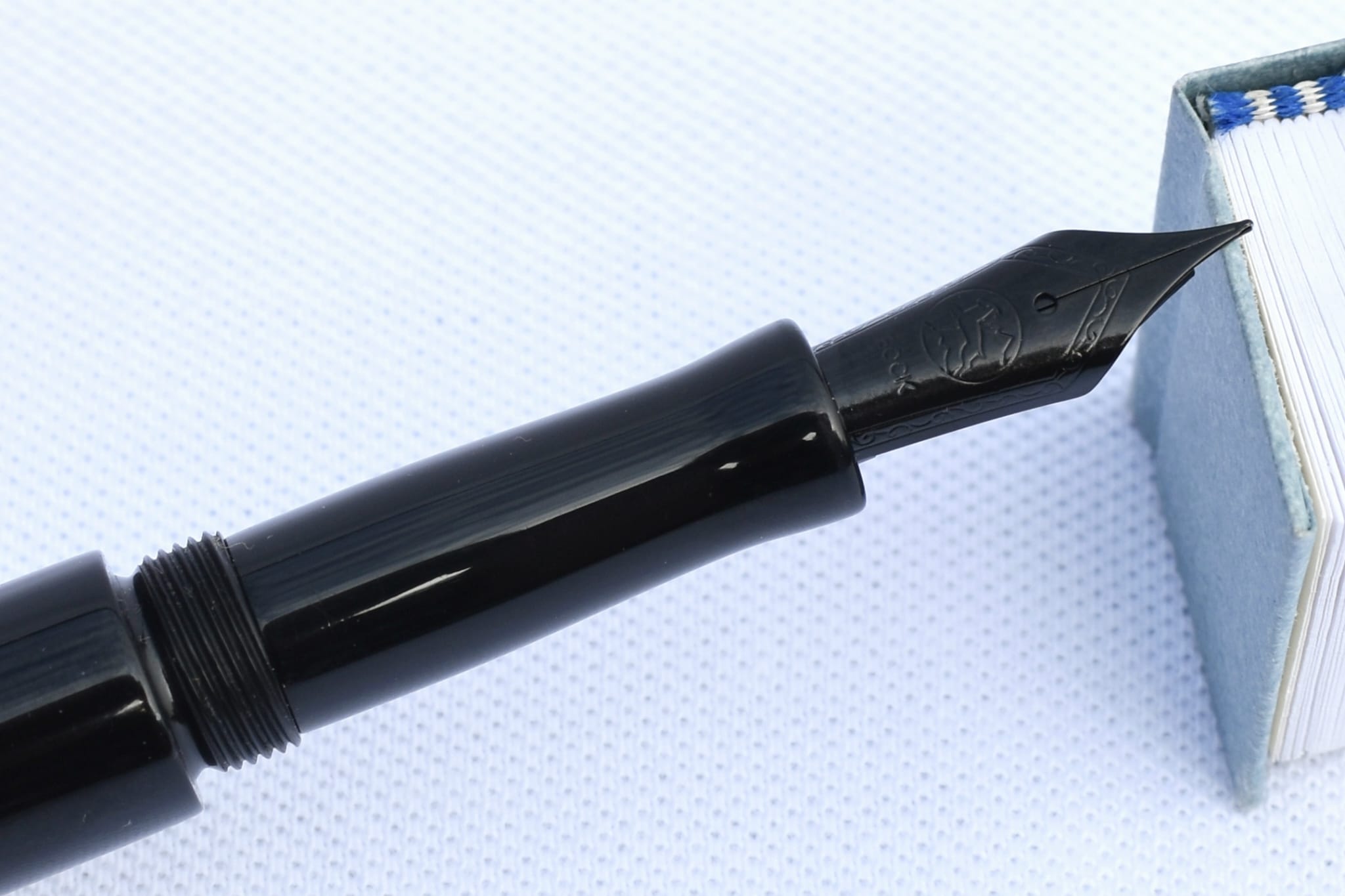 Acryl-Stange - Ø28 - L25 cm - Roh - Schwarz - Pfeifenecke